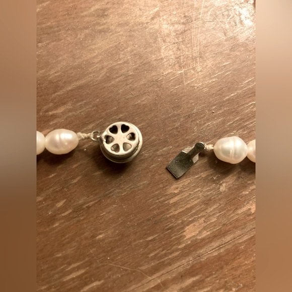 Set of two Pearl Necklaces - Picture 4 of 4